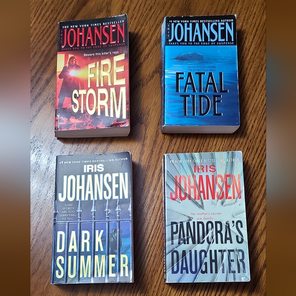 Iris Johansen Suspense Novels Bundle #2 - Picture 1 of 6